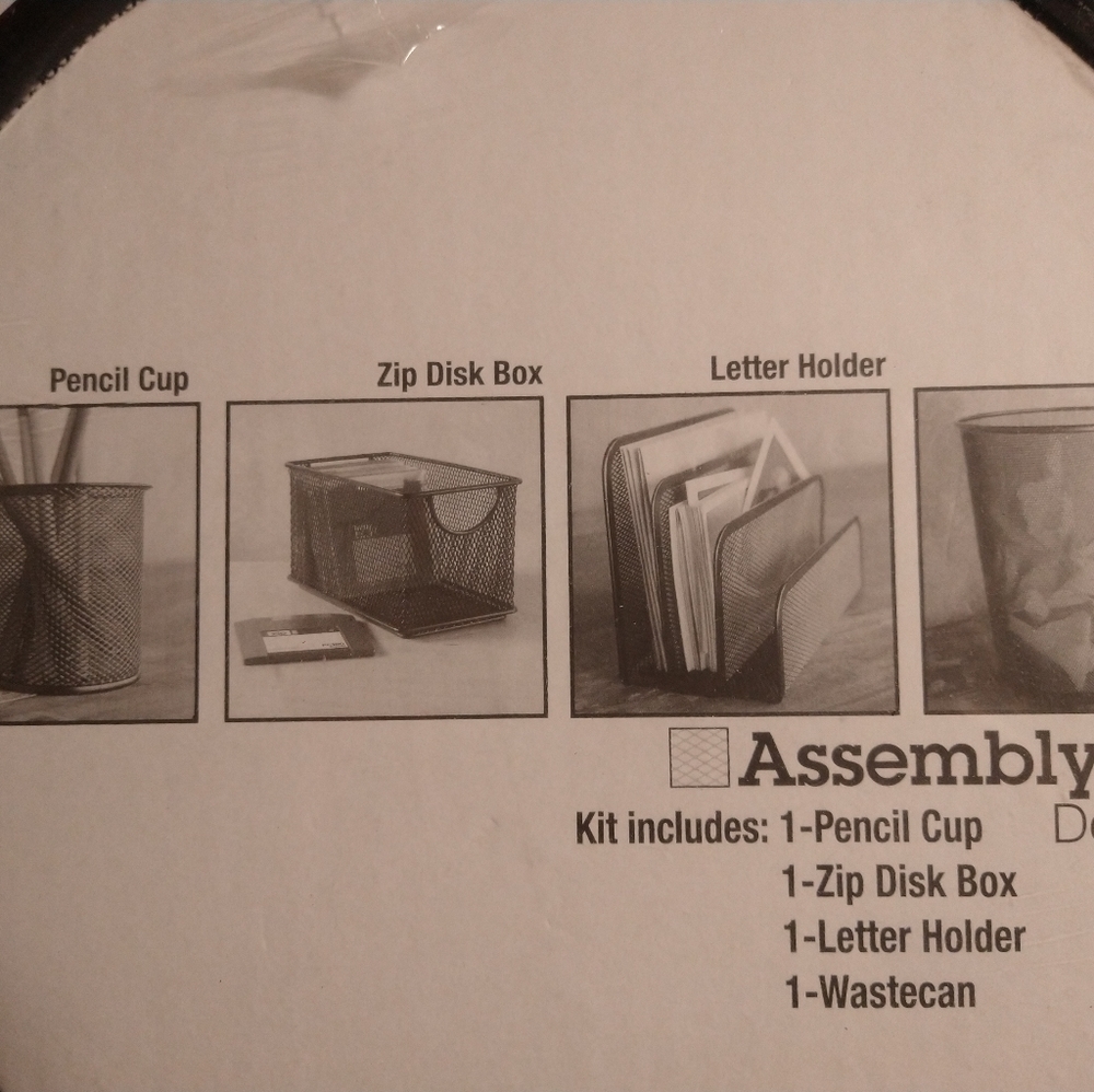 ASSEMBLYLINE 5 PIECE BLACK METAL MESH DESK SET